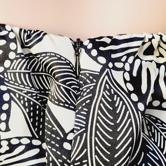 Enfocus blk & wht florals satin sleeveless fit & flare ruched chest size: 14 - Picture 8 of 12